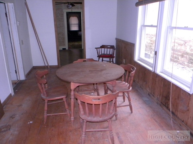 986 Stanley Road Warrensville, NC 28693 - Photo 4 of 10 Gallery Image 4