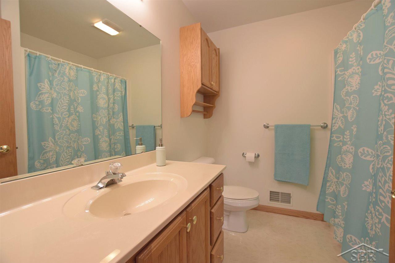 7077 Sunningdale Road Saginaw, MI 48604 - Photo 21 of 26 31332323-20.JPG