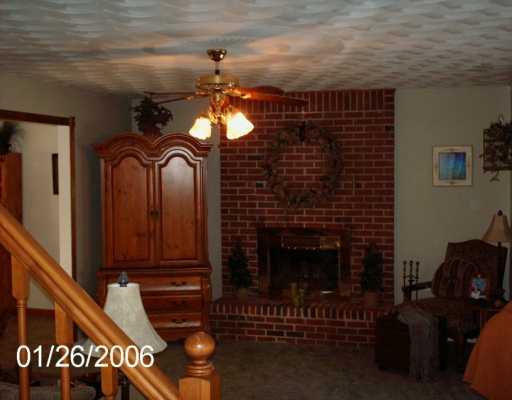 325 Breakiron Road Connellsville, PA 15425 - Photo 5 of 8 Living Room.
