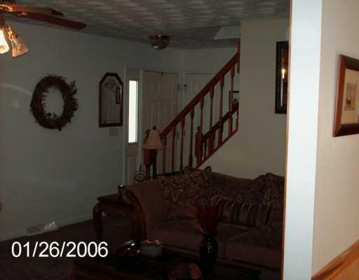 325 Breakiron Road Connellsville, PA 15425 - Photo 8 of 8 Living Room.