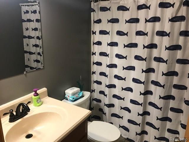 547 South Maple Leaf Road Lapeer, MI 48446 - Photo 13 of 30 bath 1.jpeg