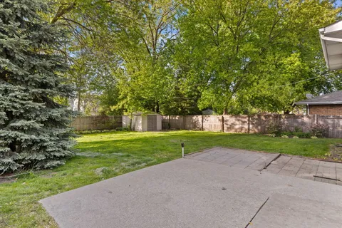 $519,000 | 815 Jenkisson Avenue, Lake Bluff, IL 60044