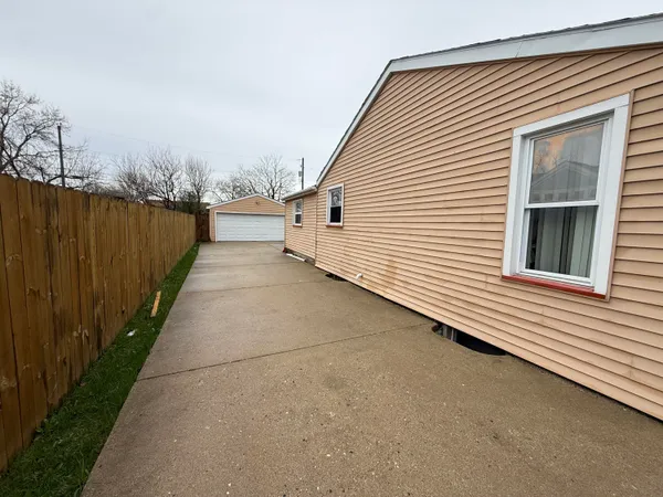 $169,900 | 3030 Gates Street, Mount Pleasant, WI 53403
