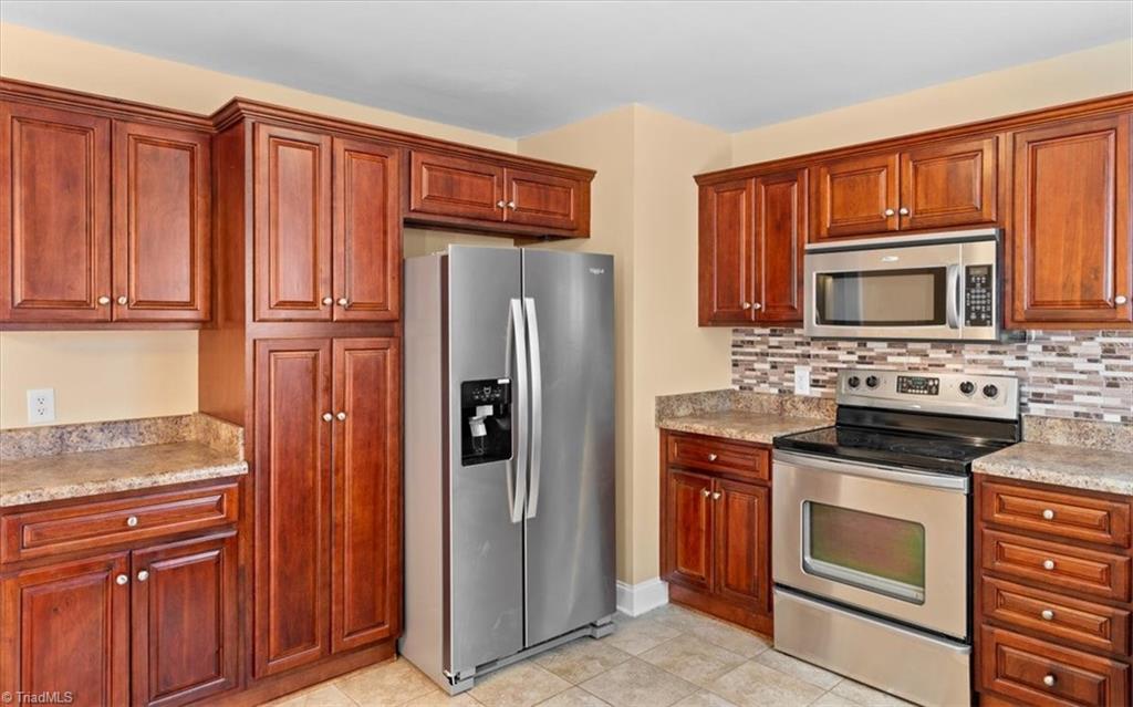 100 Princeton Crossing Thomasville, NC 27360 - Photo 11 of 36 Gallery Image 11