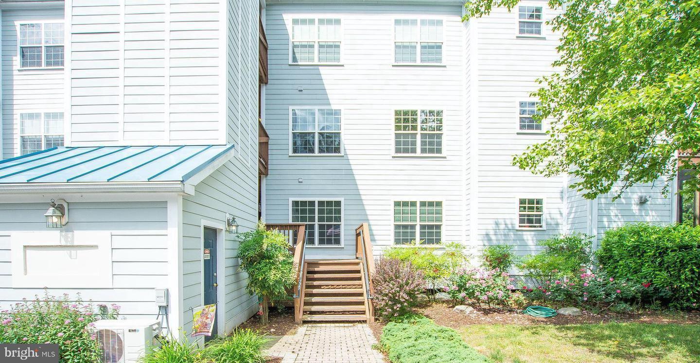 1352 Schooner Loop, Unit 1352 Solomons, MD 20688 - Photo 3 of 42 Steps up to Main Level