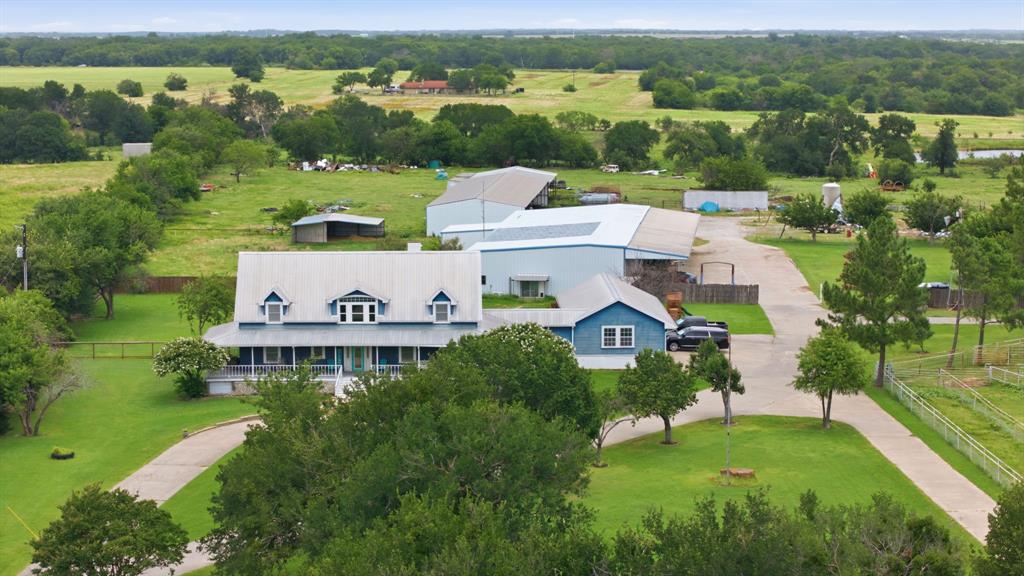 12255 Strittmatter Road Pilot Point, TX 76258 - Photo 3 of 33