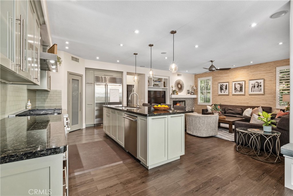 2 Mountain Laurel Rancho Santa Margarita, CA 92679 - Photo 9 of 63 Kitchen Island