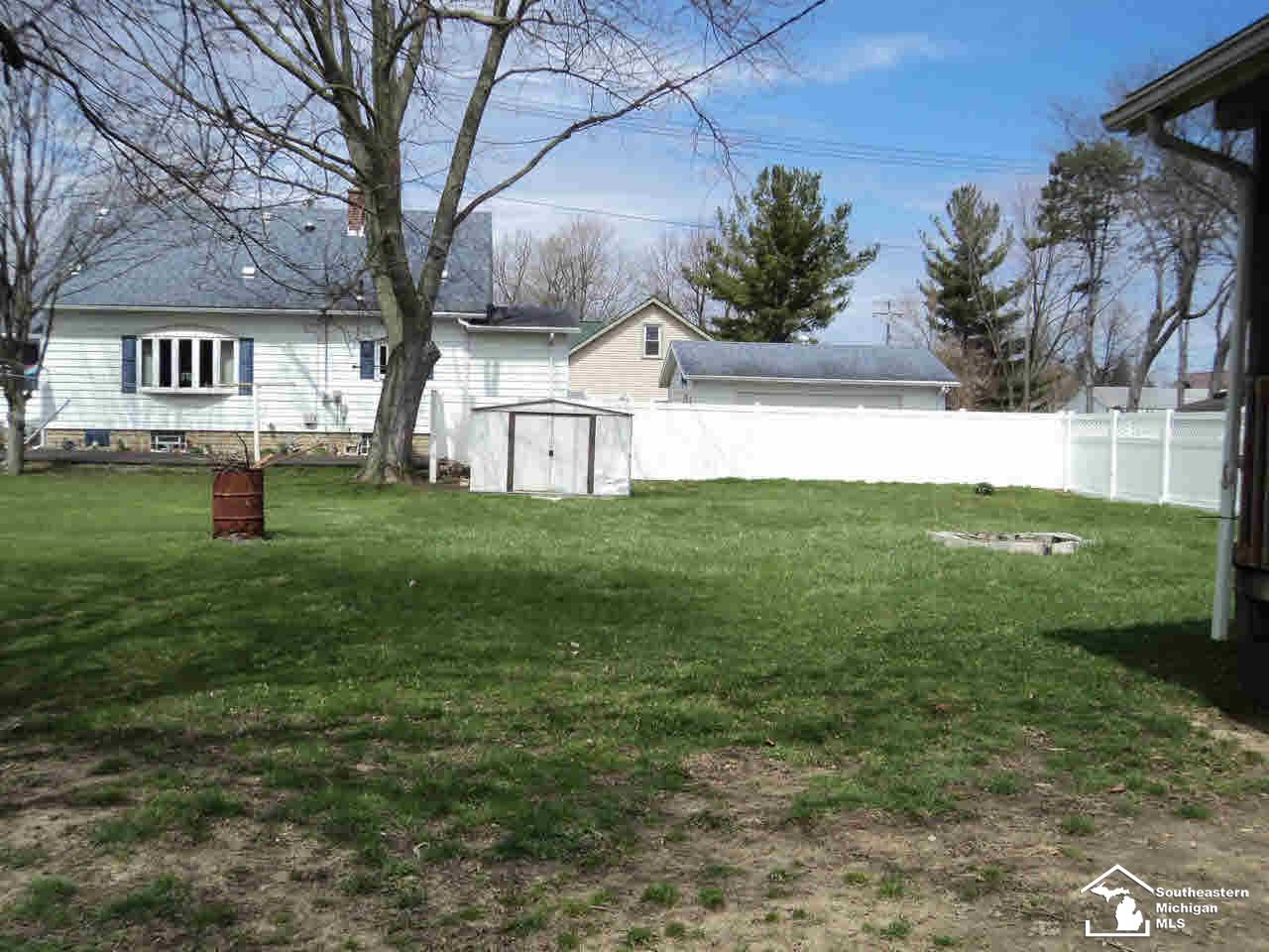 8258 Ida West Road Ida, MI 48140 - Photo 4 of 23