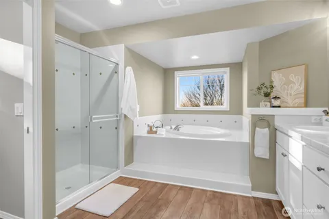 $1,599,000 | 22525 Southeast 15th Place, Sammamish, WA 98075