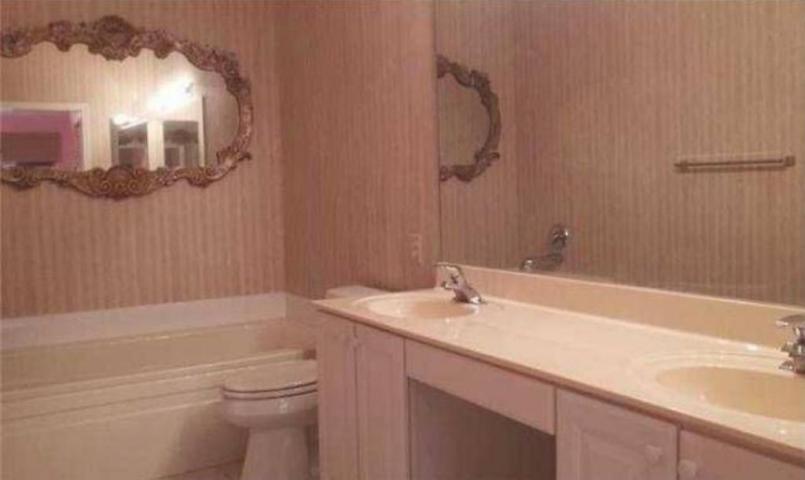 8368 Vía Serena Boca Raton, FL 33433 - Photo 8 of 10 Via Serena Master Bath