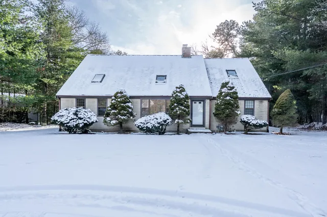 $783,000 | 192 Sandy Valley Road, Marstons Mills, MA 02648