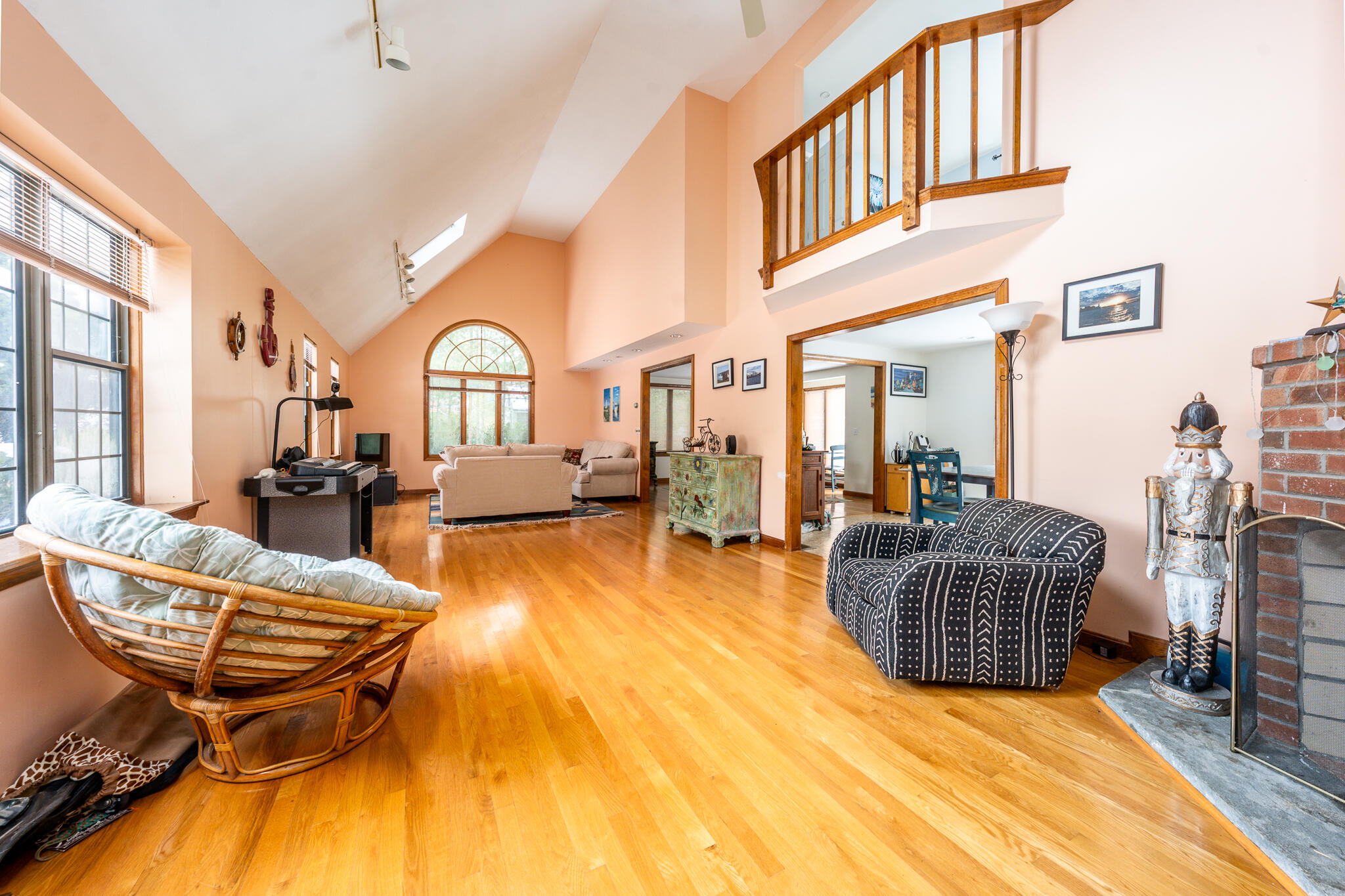 192 Sandy Valley Road Marstons Mills, MA 02648 - Photo 5 of 33 livroom3