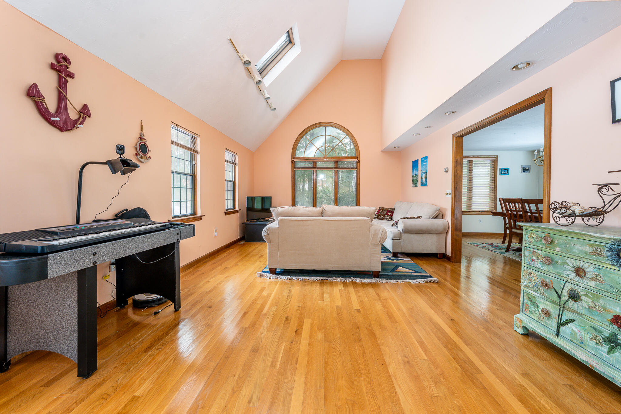 192 Sandy Valley Road Marstons Mills, MA 02648 - Photo 6 of 33 livroom4