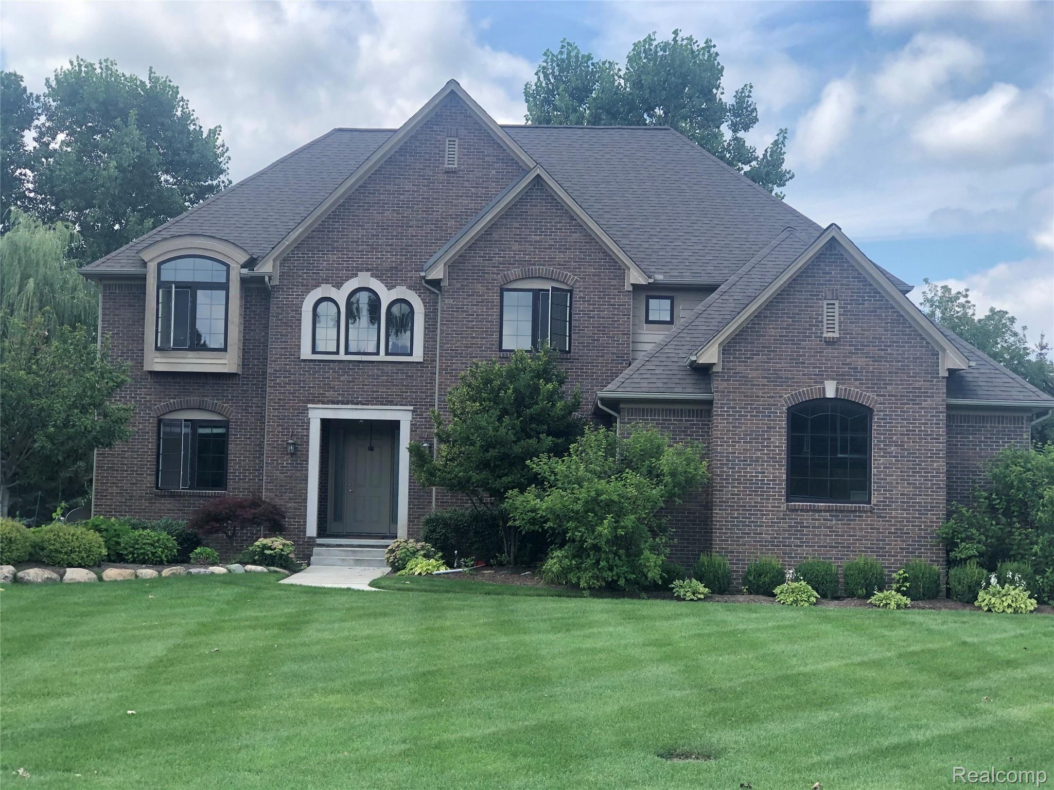 472 Oak Arbor Circle West Rochester, MI 48306 - Photo 1 of 1 IMG_6077.jpg