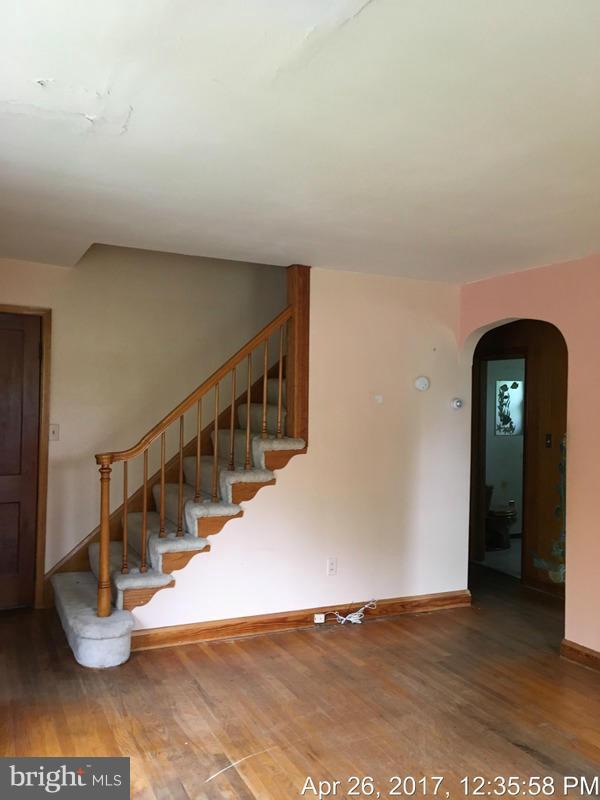 6620 Pheasant Road Baltimore, MD 21220 - Photo 3 of 18 Living Room
