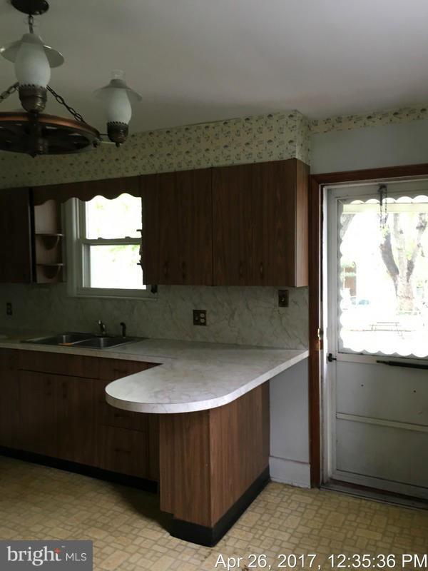 6620 Pheasant Road Baltimore, MD 21220 - Photo 4 of 18 Kitchen