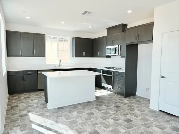 $3,400 | 30770 White Pines Drive, Menifee, CA 92584