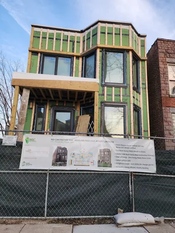 $2,200 | 6321 South Eberhart Avenue, Unit 1, Chicago, IL 60637