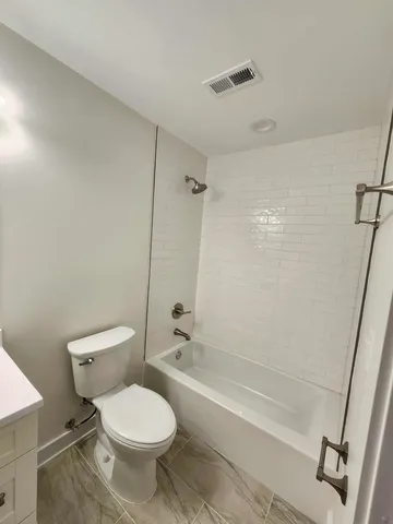 $2,200 | 6321 South Eberhart Avenue, Unit 1, Chicago, IL 60637