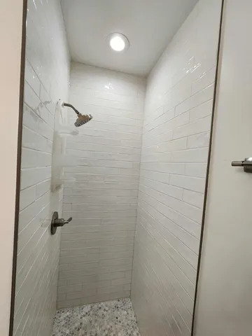 $2,200 | 6321 South Eberhart Avenue, Unit 1, Chicago, IL 60637