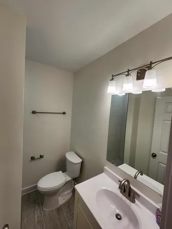 $2,100 | 6321 South Eberhart Avenue, Unit 1, Chicago, IL 60637