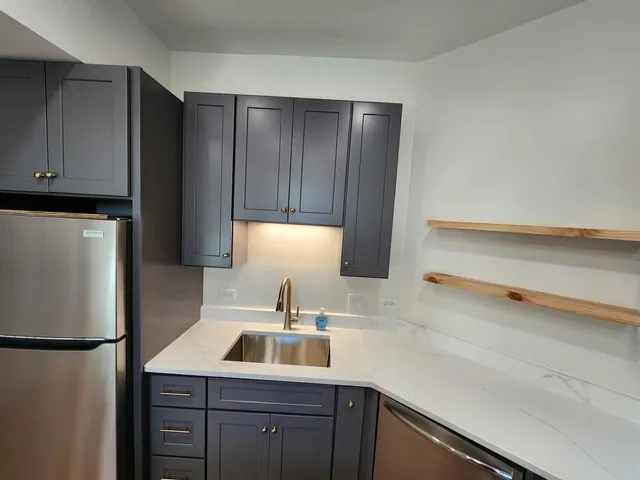 $2,200 | 6321 South Eberhart Avenue, Unit 1, Chicago, IL 60637