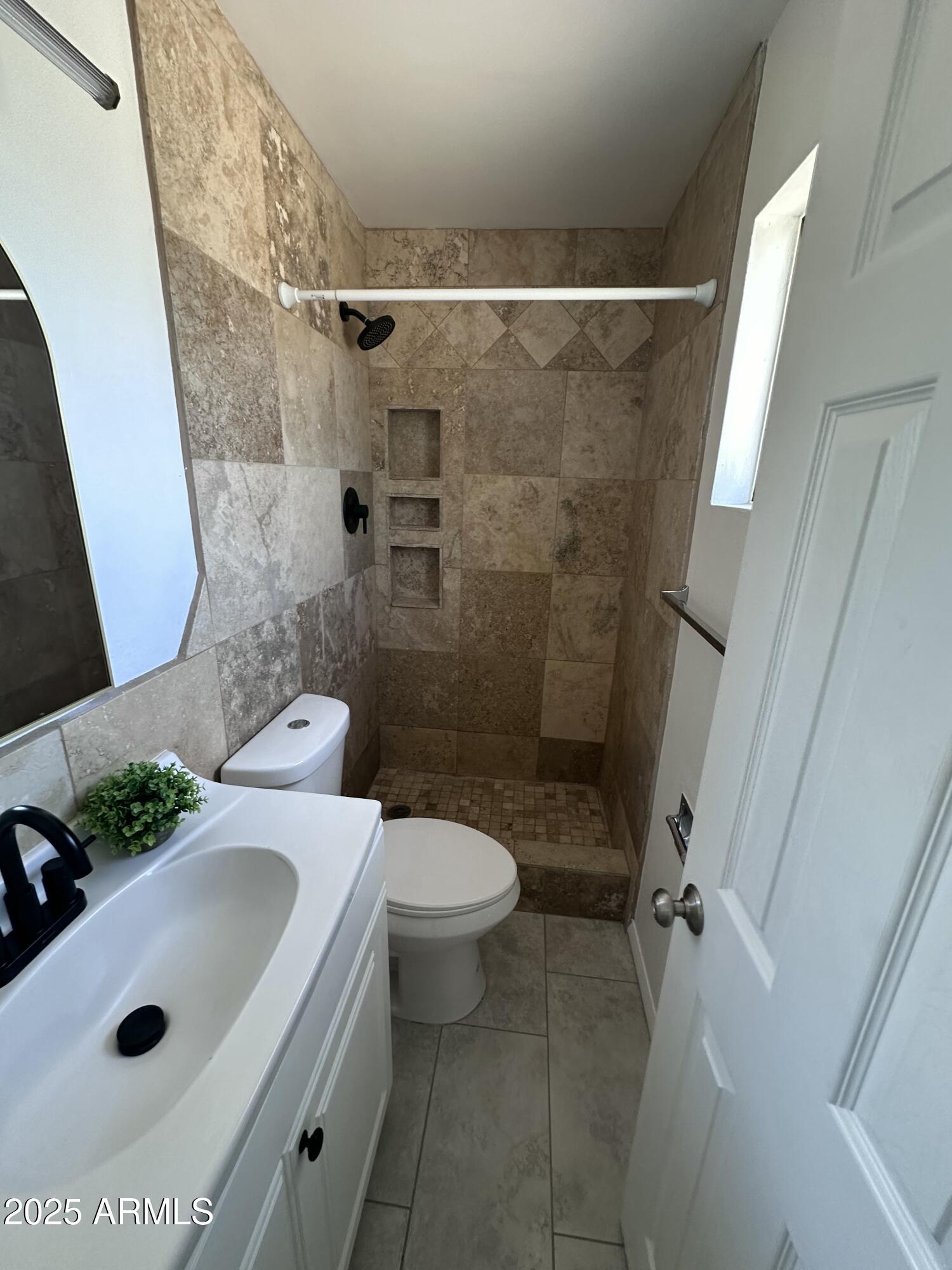 1050 West Romo Jones Street Tempe, AZ 85281 - Photo 7 of 20 BD811338-7DB9-45FE-B62C-3381E3545018
