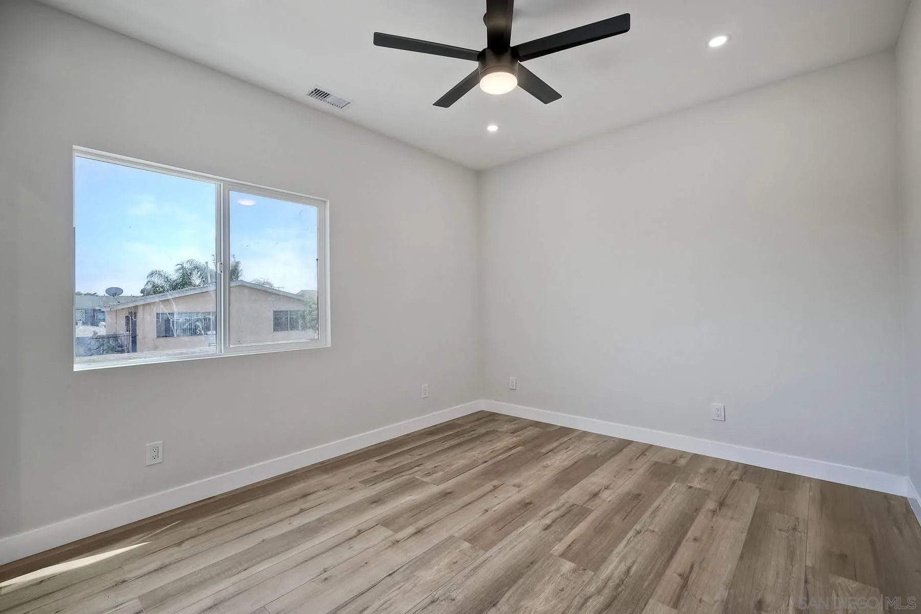 573 Florida Street Imperial Beach, CA 91932 - Photo 17 of 37