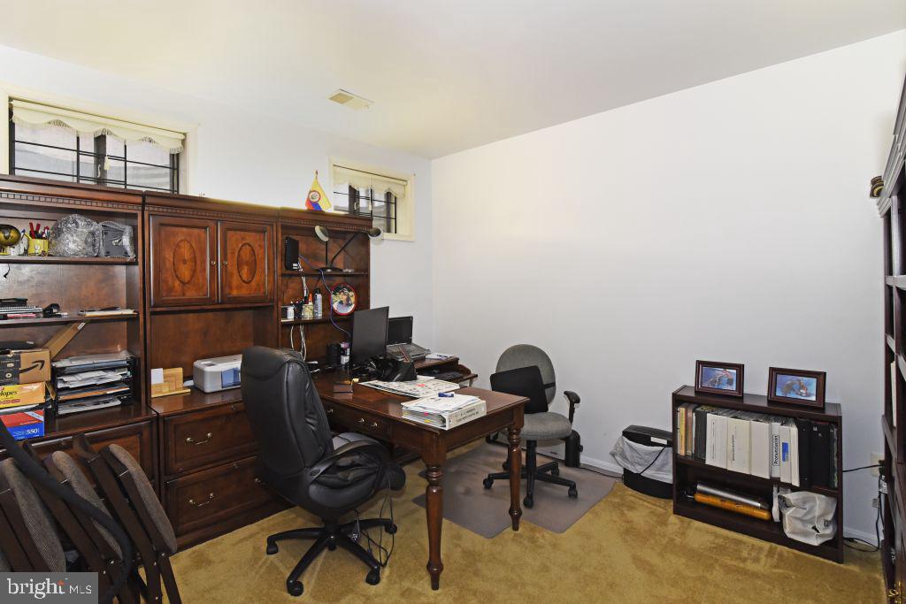 4851 Carriagepark Road Fairfax, VA 22032 - Photo 20 of 25 Gallery Image 20