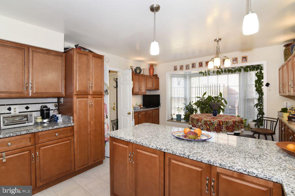 4851 Carriagepark Road Fairfax, VA 22032 - Photo 5 of 25 Gallery Image 5