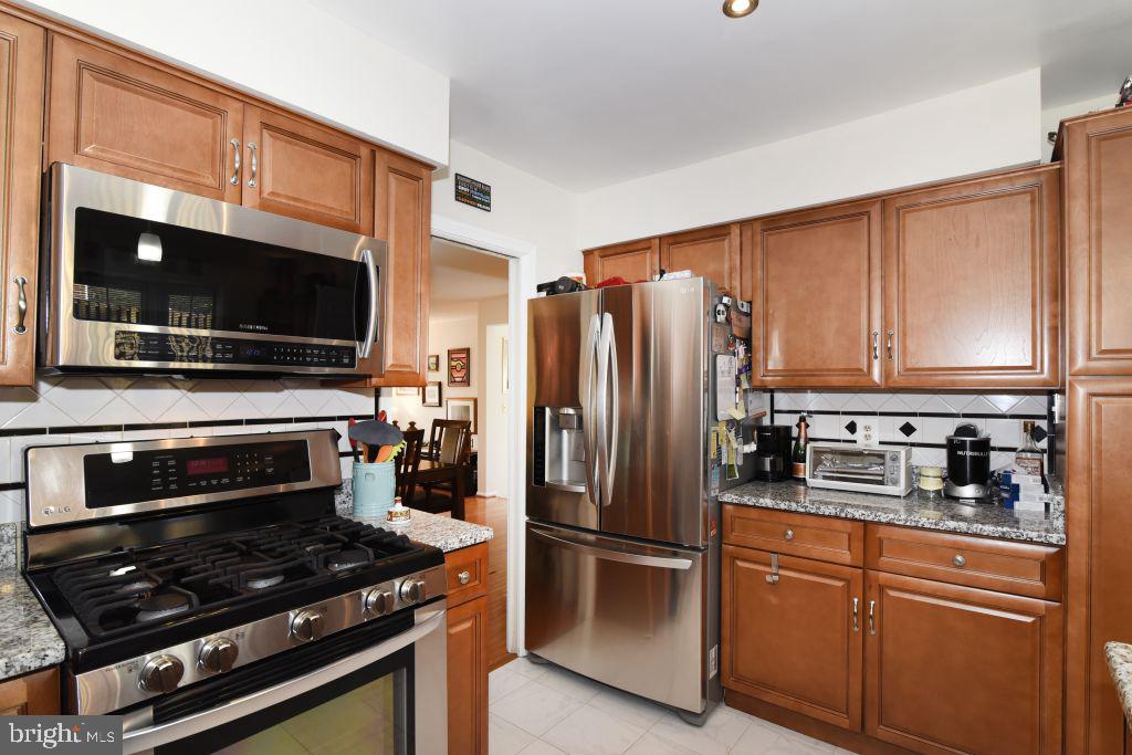 4851 Carriagepark Road Fairfax, VA 22032 - Photo 6 of 25 Gallery Image 6