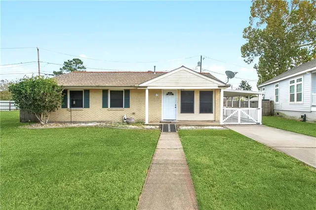 $190,000 | 63 Patterson Drive, Chalmette, LA 70043