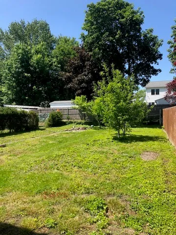 $2,200 | 15 Rock Street, Unit 1, Bristol, RI 02809