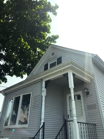 $2,200 | 15 Rock Street, Unit 1, Bristol, RI 02809