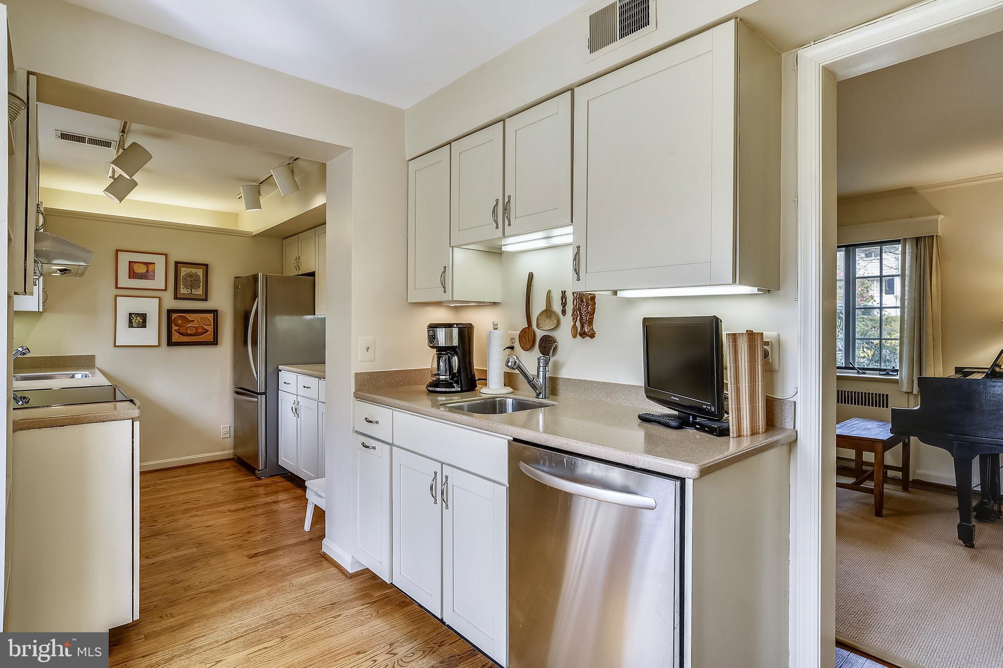 3300 Circle Hill Road Alexandria, VA 22305 - Photo 11 of 51 Kitchen