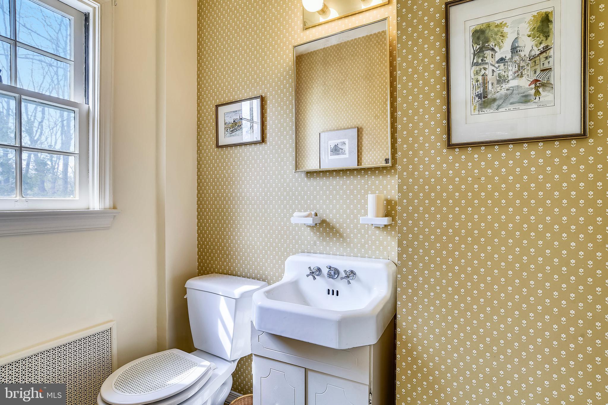 3300 Circle Hill Road Alexandria, VA 22305 - Photo 17 of 51 Powder Room