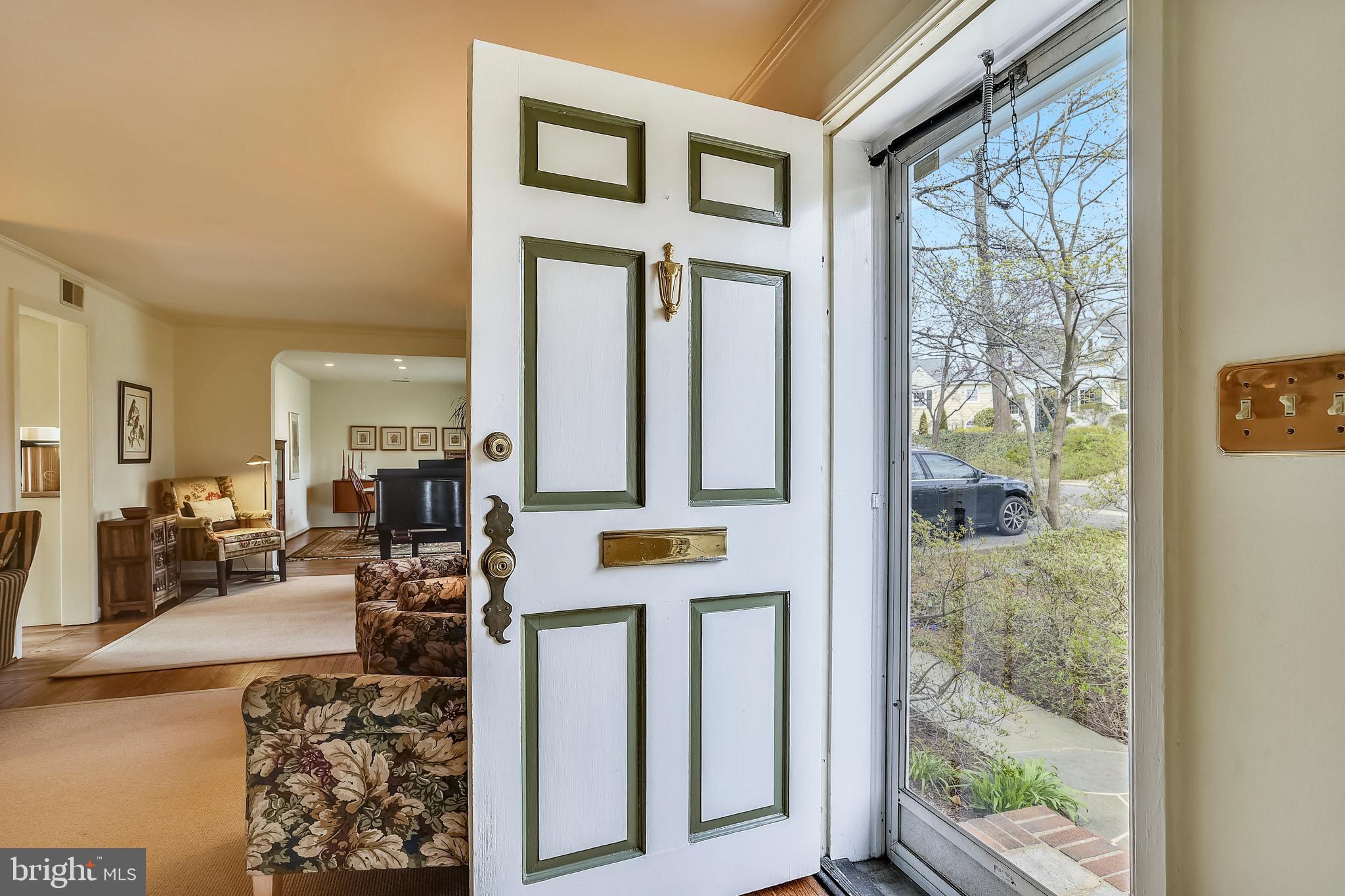 3300 Circle Hill Road Alexandria, VA 22305 - Photo 3 of 51 Entry