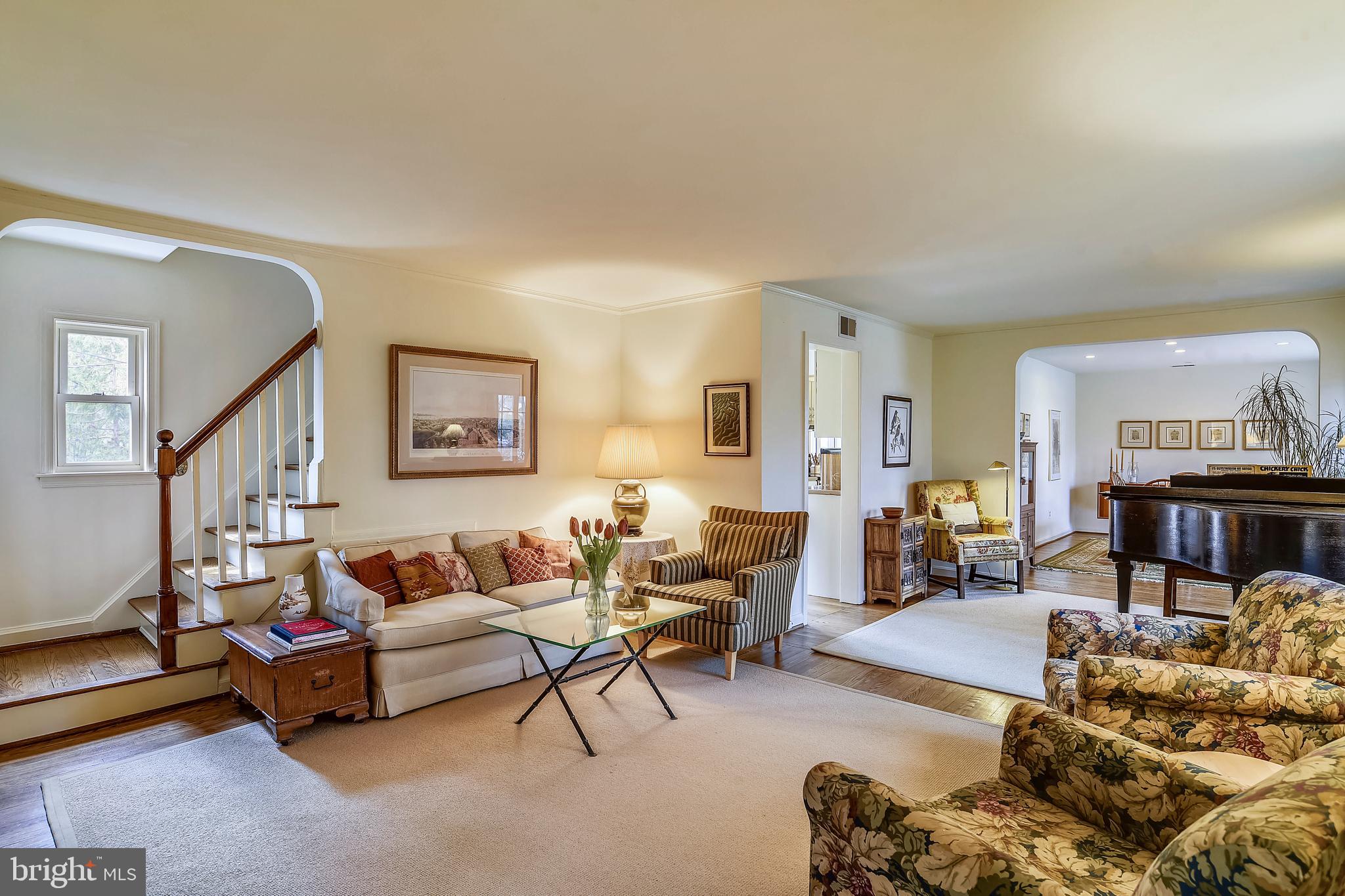 3300 Circle Hill Road Alexandria, VA 22305 - Photo 6 of 51 Living Room