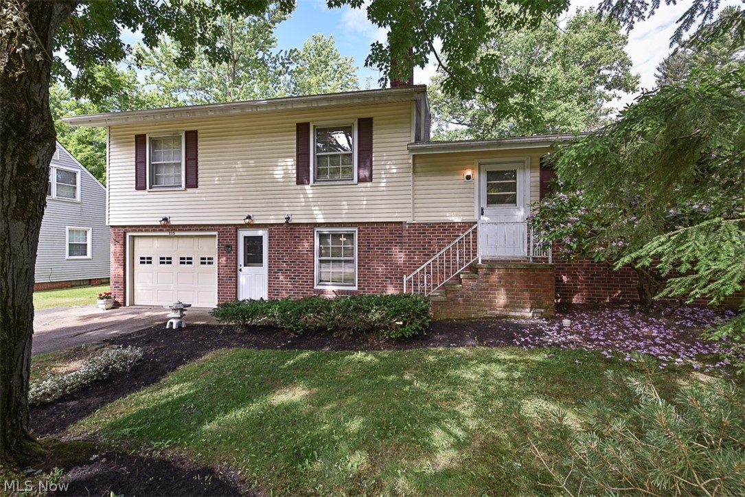 115 Laurel Road Chagrin Falls, OH 44022 - Photo 1 of 28 Gallery Image 1