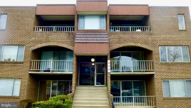 $250,000 | 420 Girard Street, Unit 121, Gaithersburg, MD 20877