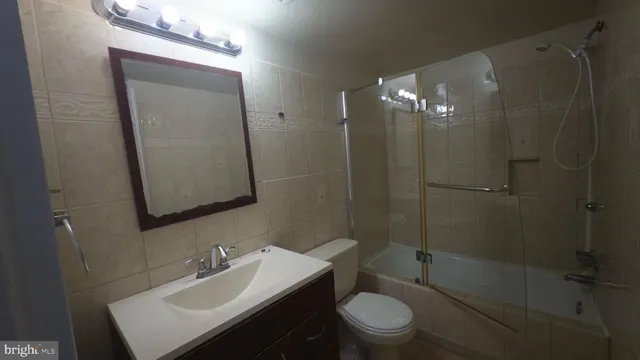 $250,000 | 420 Girard Street, Unit 121, Gaithersburg, MD 20877