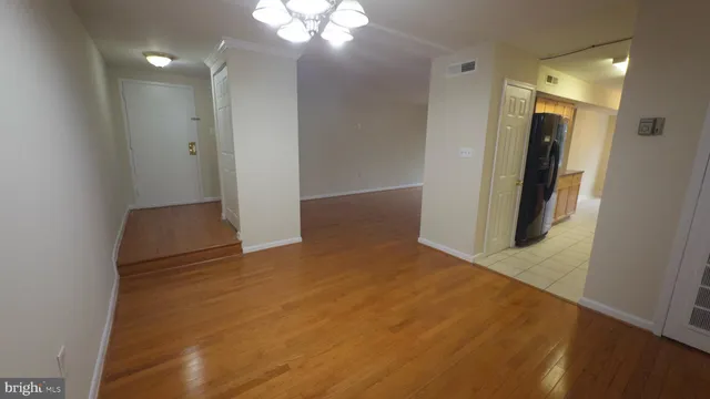 $250,000 | 420 Girard Street, Unit 121, Gaithersburg, MD 20877