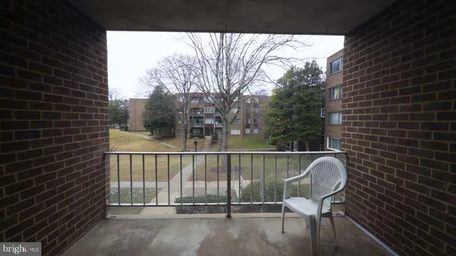 $250,000 | 420 Girard Street, Unit 121, Gaithersburg, MD 20877