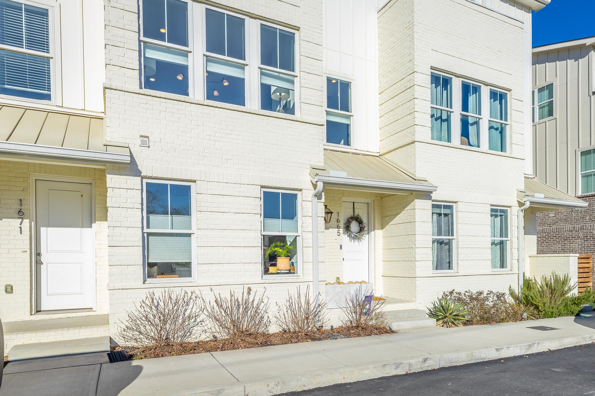 1665 Adams Street Chattanooga, TN 37408 - Photo 5 of 64 Exterior Fron