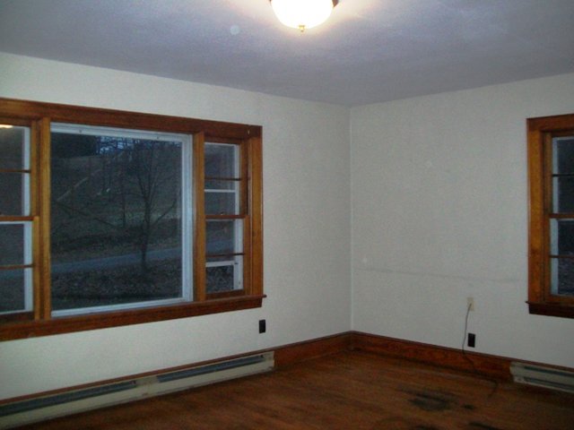 4639 Dickerson Road Roanoke, VA 24014 - Photo 13 of 21 bright living room
