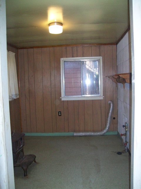 4639 Dickerson Road Roanoke, VA 24014 - Photo 21 of 21 laundry room