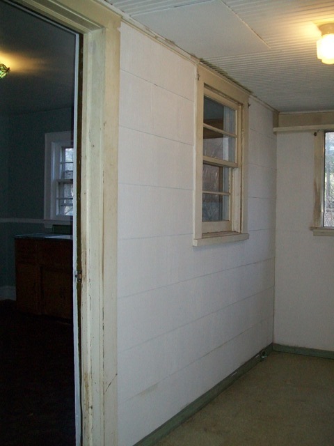 4639 Dickerson Road Roanoke, VA 24014 - Photo 9 of 21 storage / bonus room off kitchen