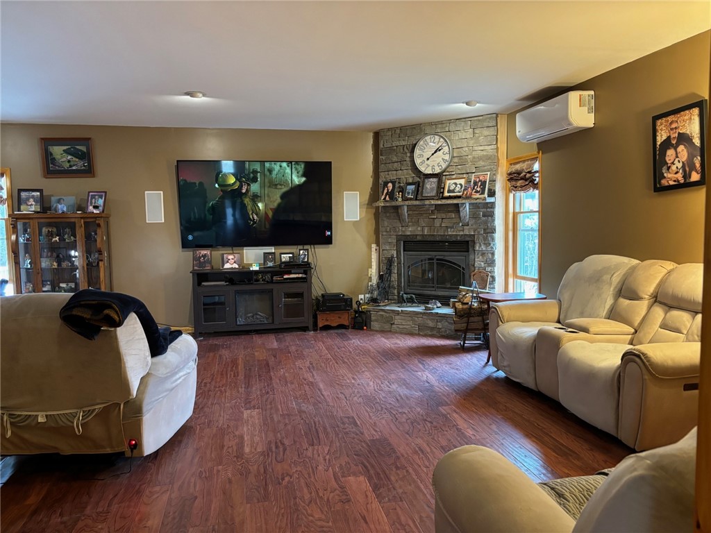 172 Hawks Road Pittsfield, NY 13411 - Photo 10 of 45 Family room with surround sound system, shows mini