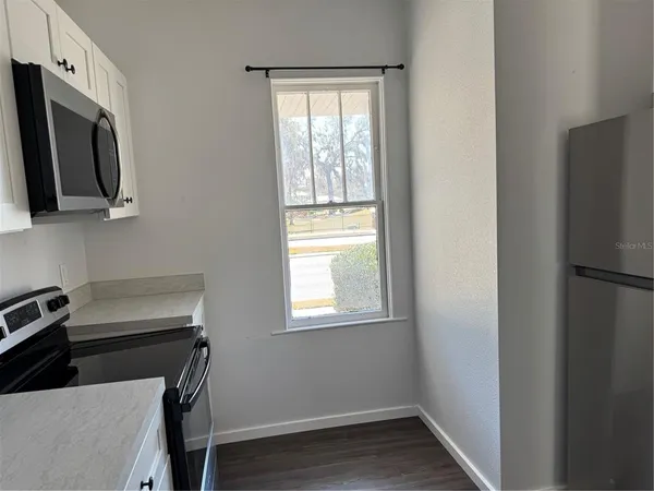 $1,350 | 412 South 6th Street, Leesburg, FL 34748