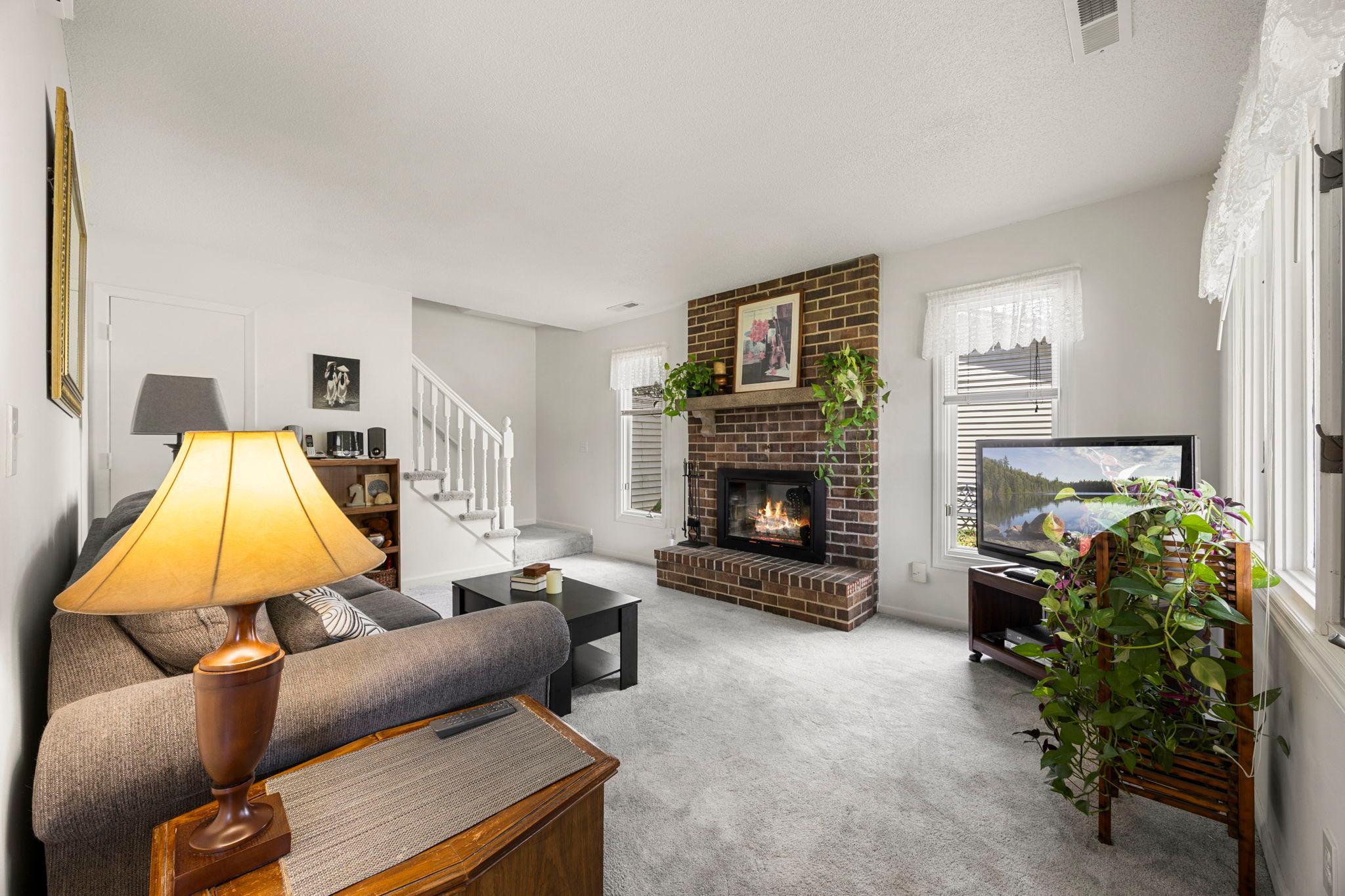 4701 Osage Point Eagan, MN 55122 - Photo 4 of 22